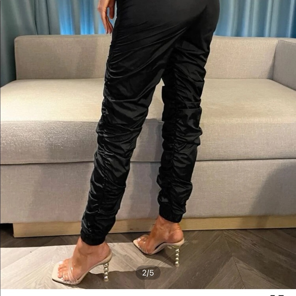 BLACK RUFFLE SHEIN PANTS